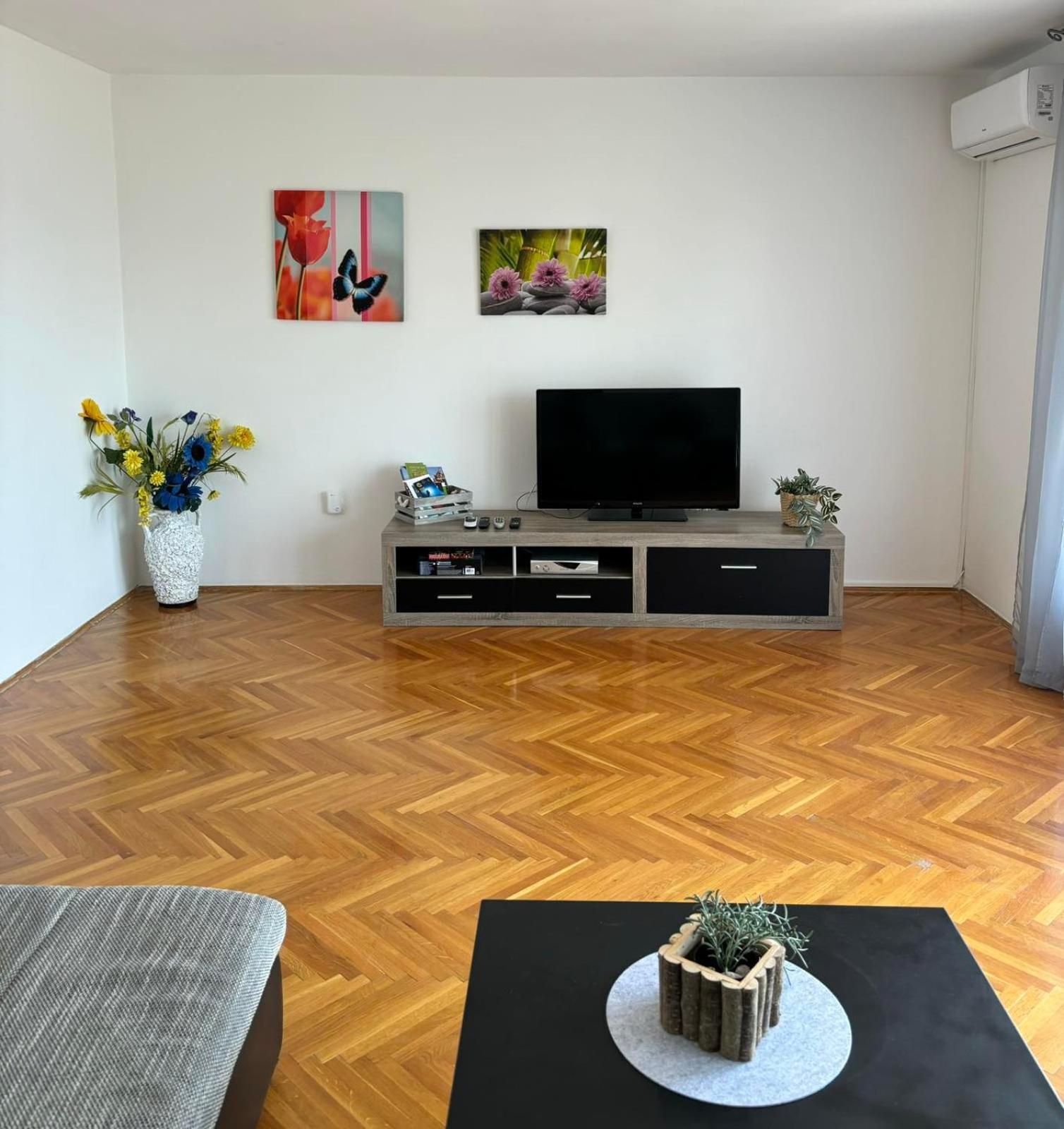Helen Apartments Цриквеница Экстерьер фото