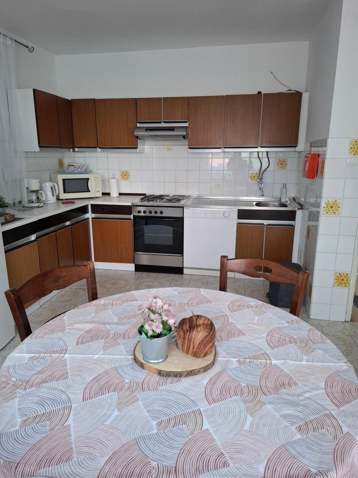 Helen Apartments Цриквеница Экстерьер фото